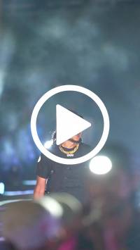 BIB:  <button type="button" onclick="openModal(27003768)" class="btn btn-primary btn-sm float-right" data-toggle="modal" data-target=".modal-high-quality">
                <i class="fa fa-download"></i> Download
                </button>